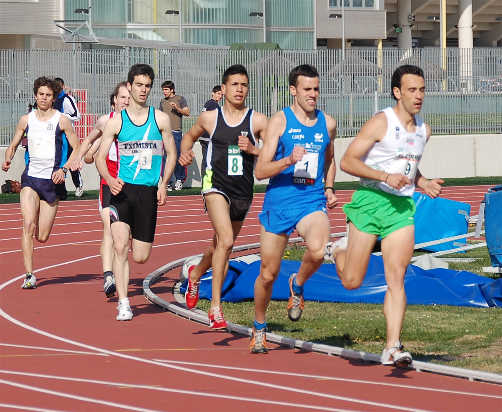 Agilutxo en pleno esfuerzo, disputando el 800